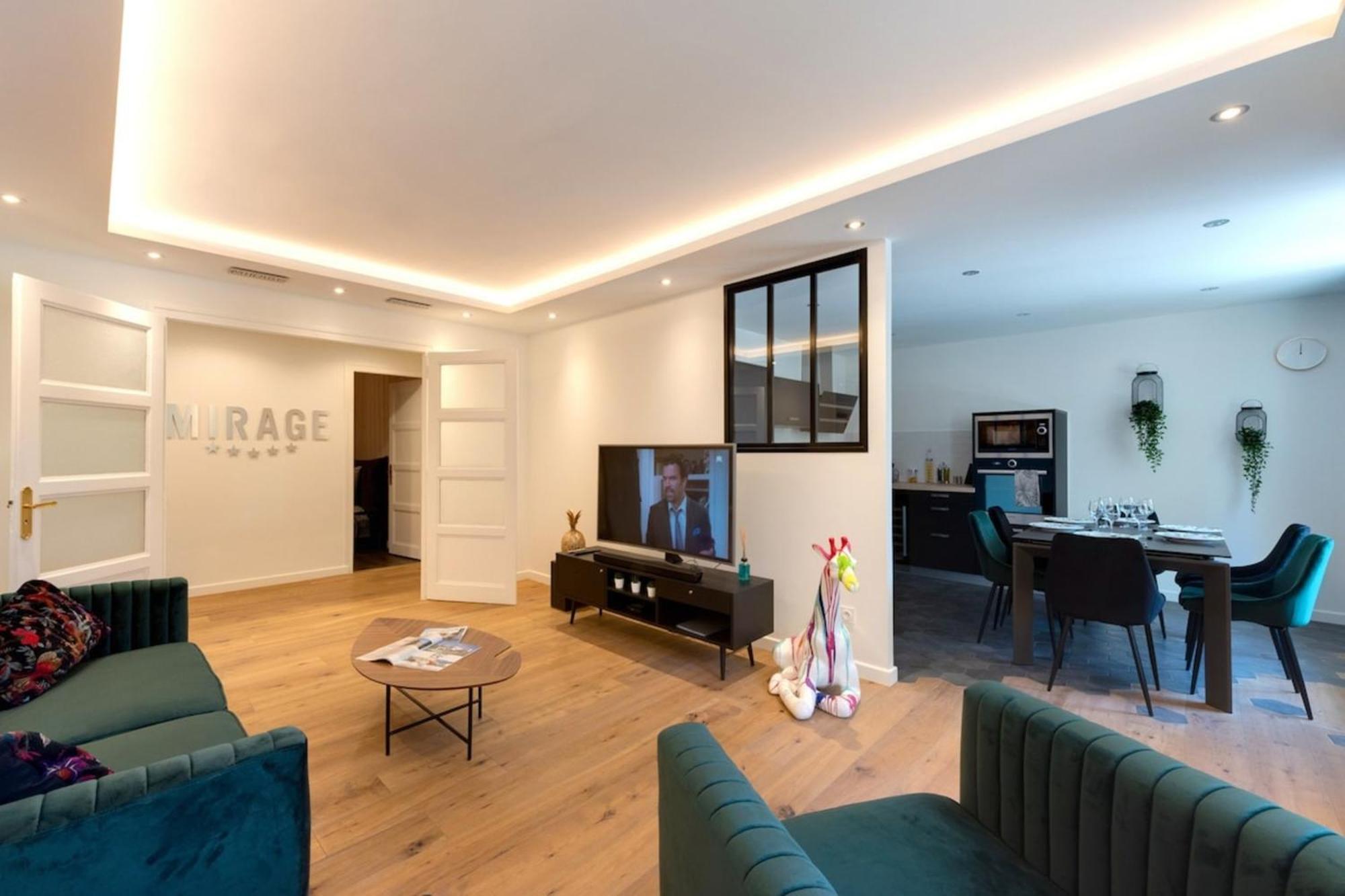 Le Mirage Luxury T4 Avec Garage Apartment อานซี ภายนอก รูปภาพ